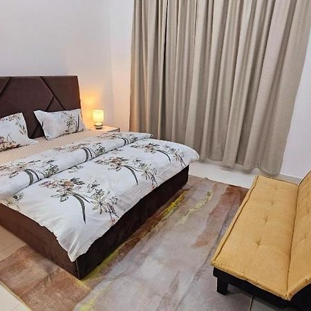 Elegant Villa Rooms In Dubai Near Airport 외부 사진